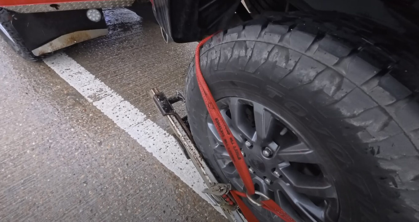 Flatbed towing protects vehicles from damage in Cuyahoga Falls, OH